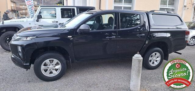 Usata Mitsubishi L200 Invite 150 CV (110 kW) 2021 Nero Pick-up