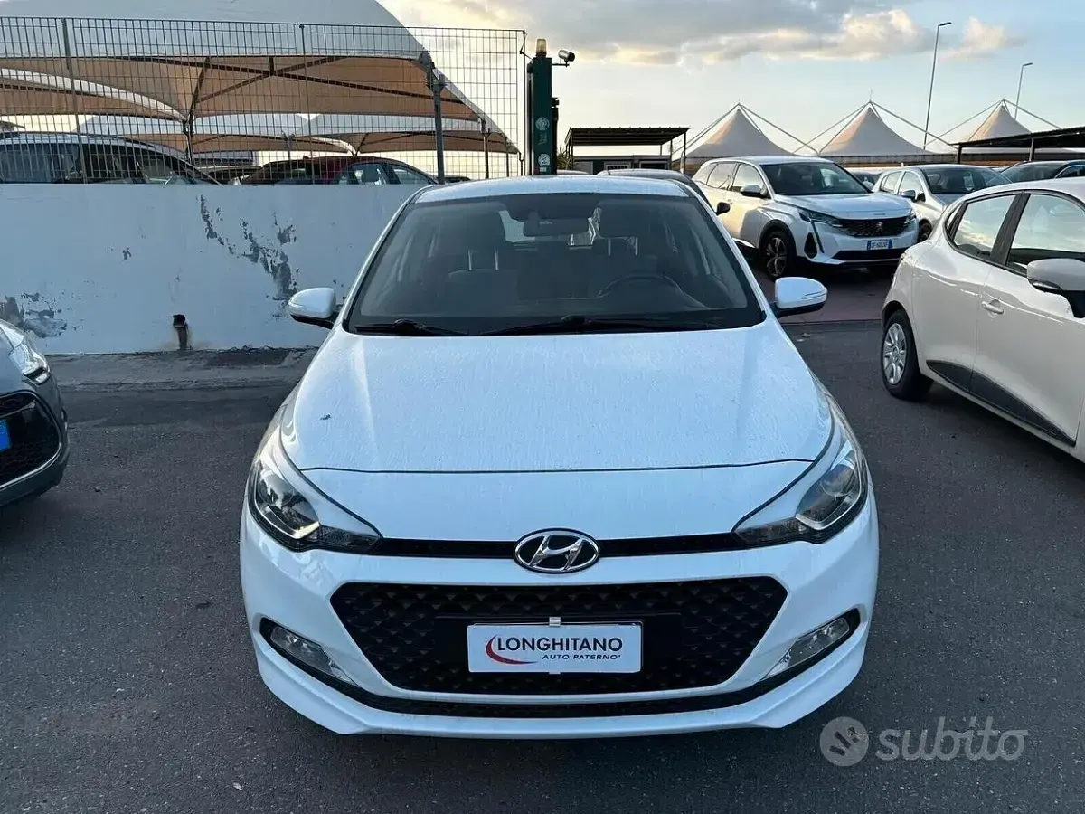 Usata Hyundai i20 Classic 90 CV (66 kW) 2016 Bianco Berlina