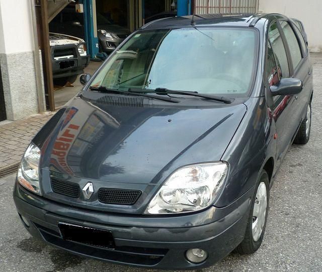 Usata Renault Scénic 107 CV (78 kW) 2002 Grigio Monovolume