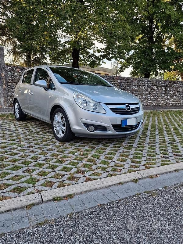 Usata Opel Corsa 2010 Utilitaria