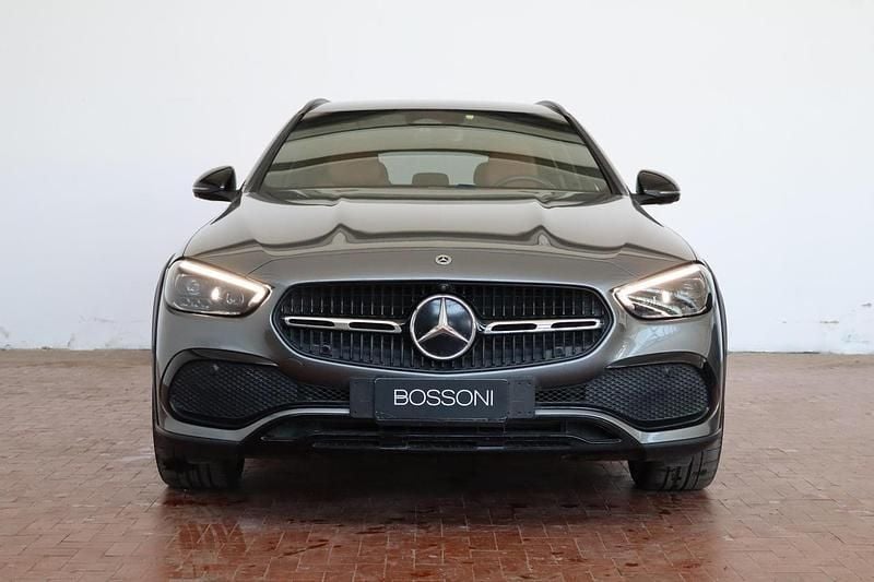 Usata Mercedes 220 Premium 197 CV (144 kW) 2024 Grigio montagna Station wagon