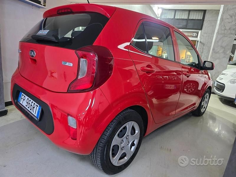 Usata Kia Picanto 65 CV (47 kW) 2018 Rosso Utilitaria