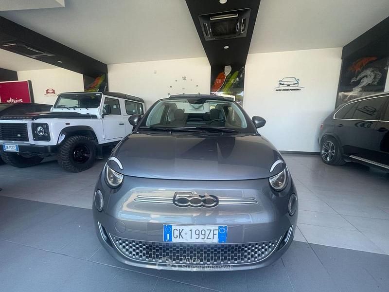 Usata Fiat 500e Icon 42 kW (58 CV) 2022 Gray Cabrio