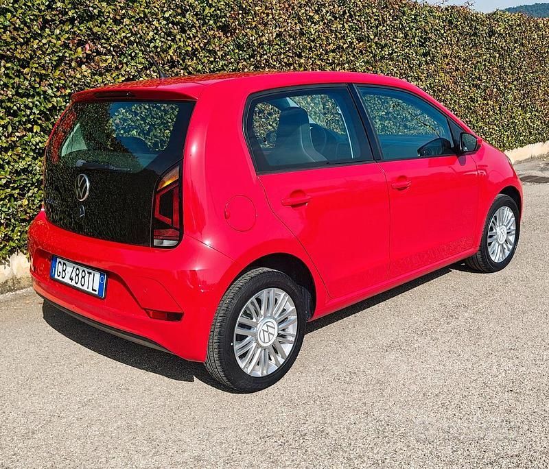 Begagnad VW up! 68 HK (50 kW) 2020 Röd Halvkombi