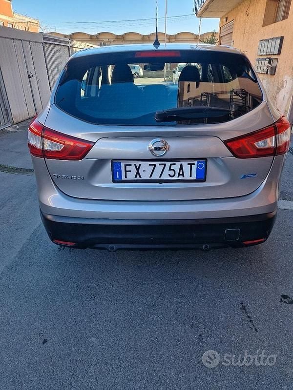 Usata Nissan Qashqai 115 CV (84 kW) 2016 Grigio SUV