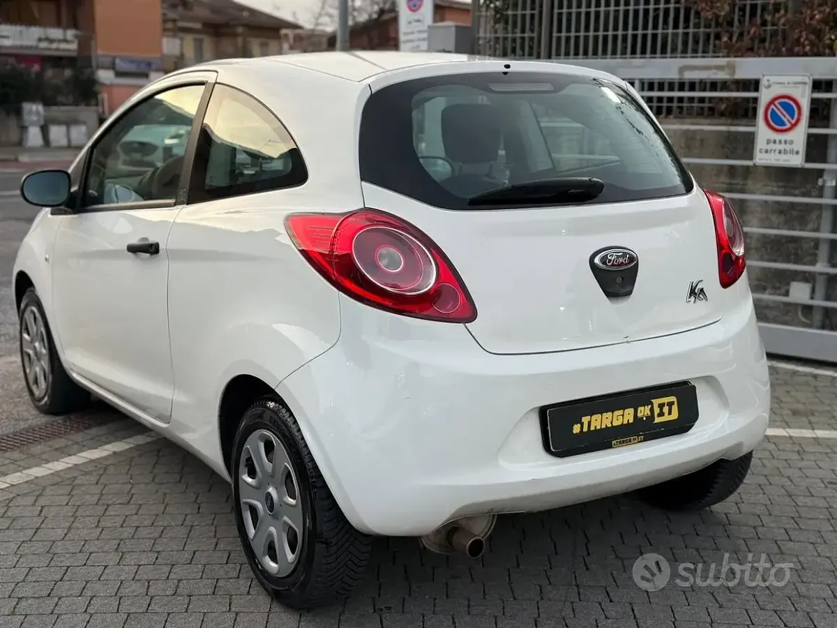 Usata Ford Ka Titanium 69 CV (50 kW) 2015 Bianco Berlina