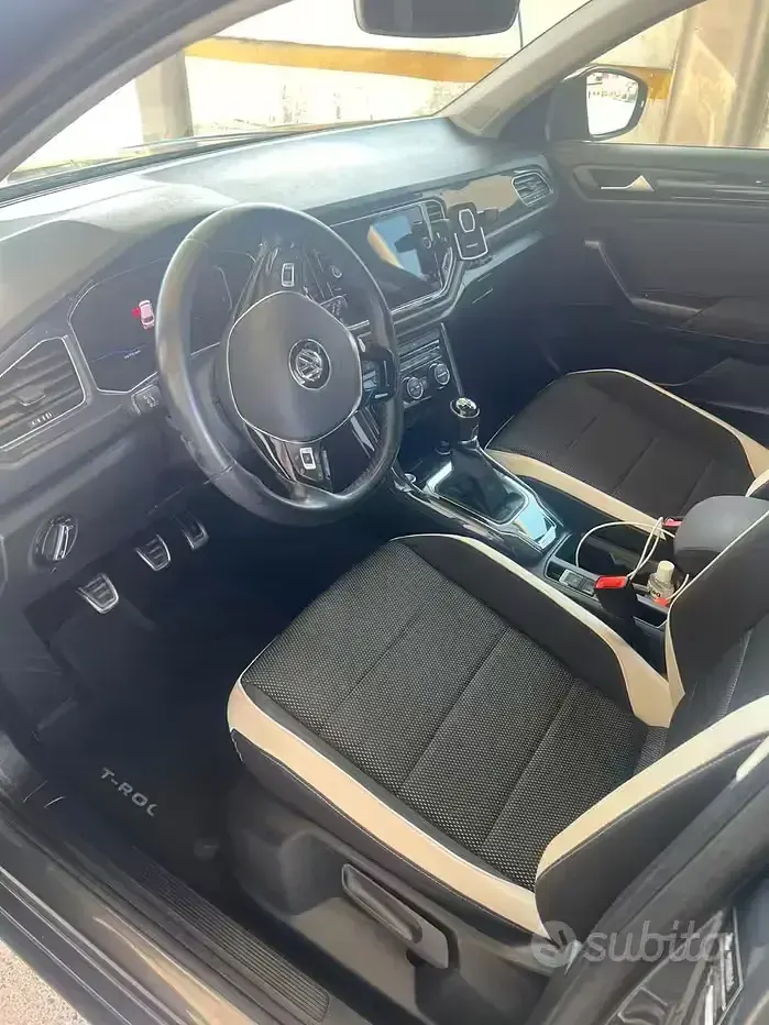 Usata VW T-Roc 116 CV (85 kW) 2020 Grigio SUV