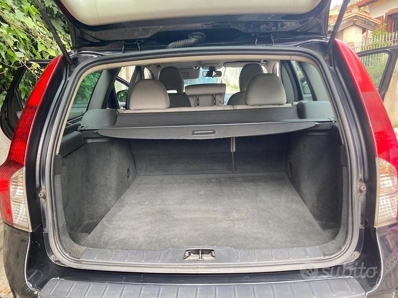 Usata Volvo V50 115 CV (84 kW) 2010 Nero Station wagon