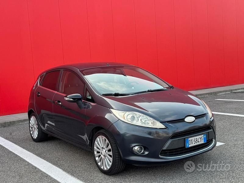 Usata Ford Fiesta 2009 Grigio Utilitaria