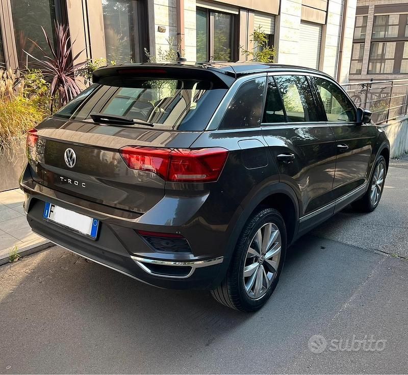 Usata VW T-Roc 116 CV (85 kW) 2019 Marrone SUV