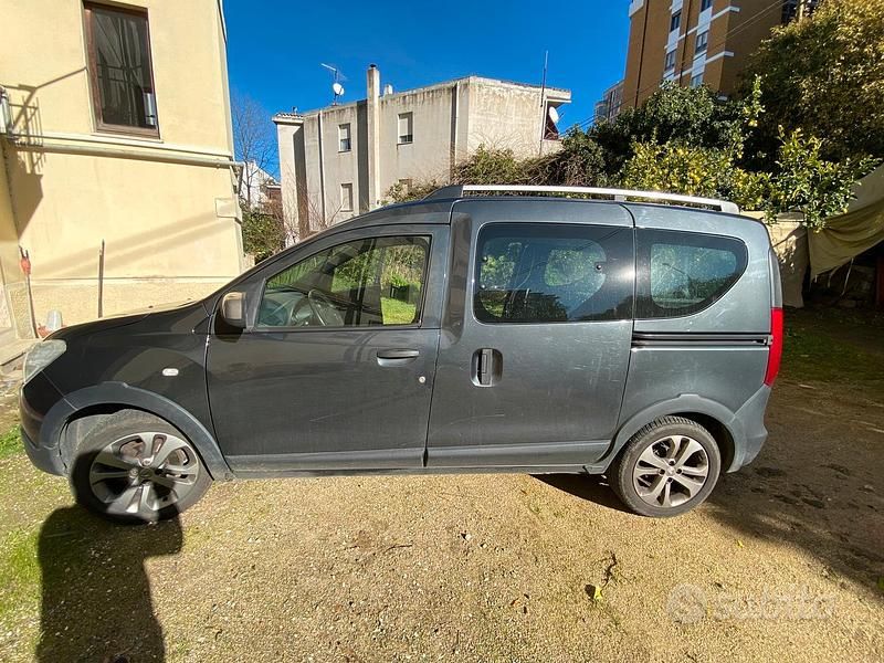 Usata Dacia Dokker Lauréate 90 CV (66 kW) 2015 Monovolume