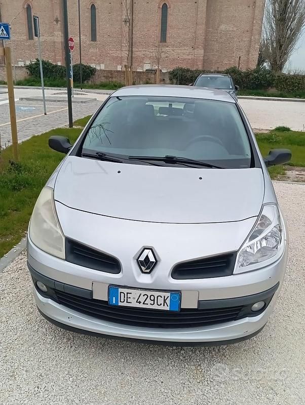 Usata Renault Clio III 2007 Grigio Berlina