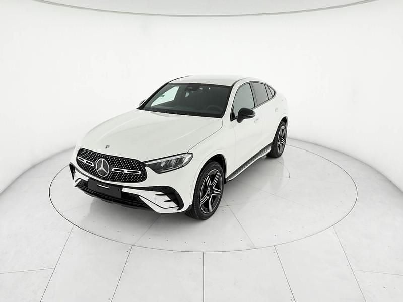 Nuova Mercedes GLC300 Advanced 333 CV (244 kW) 2026 Bianco Coupé