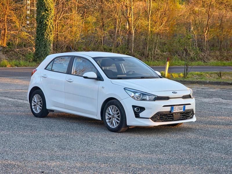 Usata Kia Rio GT-Line 100 CV (73 kW) 2021 Bianco Berlina