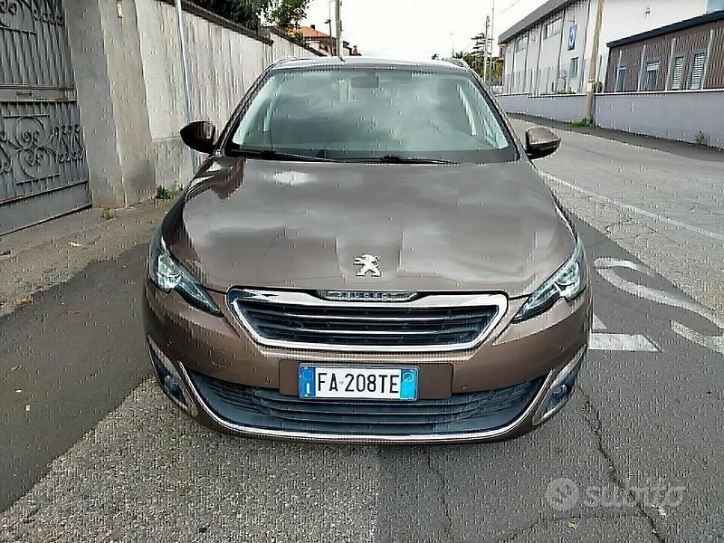 Usata Peugeot 308 150 CV (110 kW) 2015 Oro Station wagon