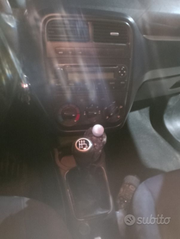 Usata 2009 Fiat Grande Punto Due volumi | 1400 € (Super prezzo) - Immagine 1/4