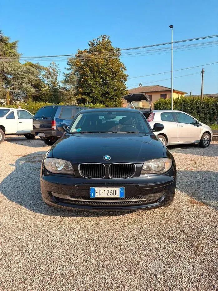 Usata BMW 118 143 CV (105 kW) 2010 Utilitaria