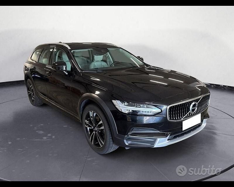 Usata Volvo V90 CC Pro 190 CV (139 kW) 2021 Other Station wagon