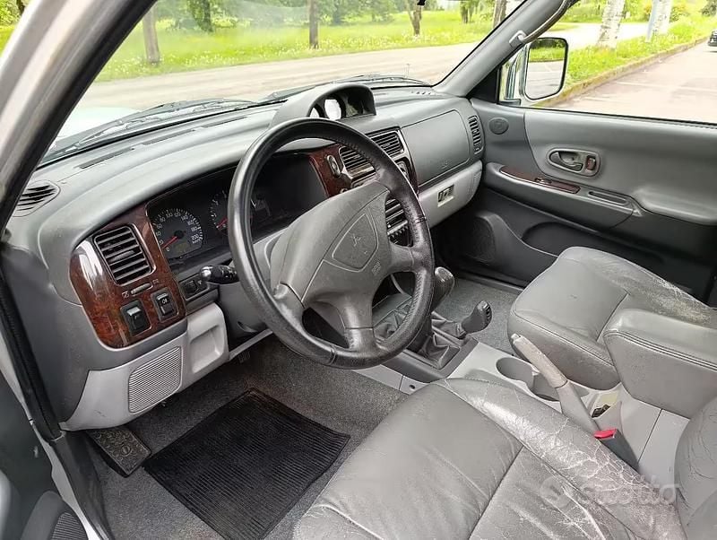 Usata Mitsubishi Pajero Sport 2002 Grigio SUV