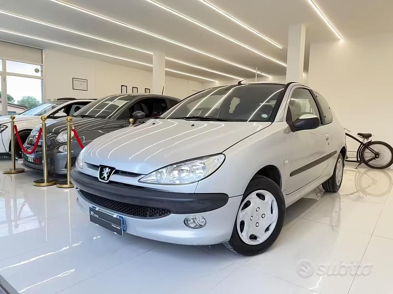 Usata Peugeot 206 68 CV (50 kW) 2004 Grigio Berlina