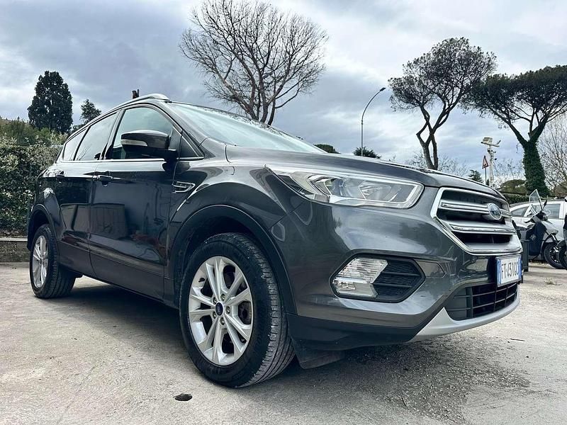 Usata Ford Kuga Business Edition 120 CV (88 kW) 2018 Grigio SUV