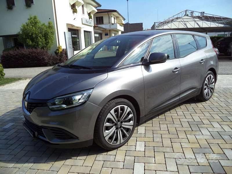 Usata Renault Grand Scénic IV Initiale 120 CV (88 kW) 2019 Grigio Monovolume