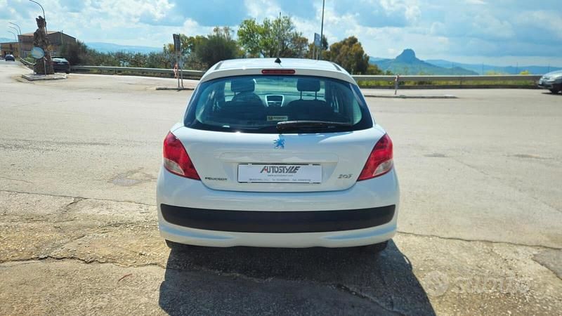 Usata Peugeot 207 Sport 68 CV (50 kW) 2010 Bianco Berlina