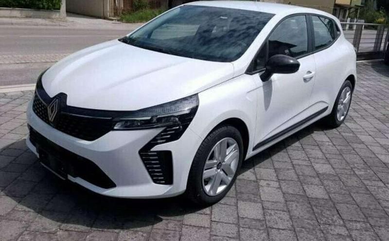 Usata Renault Clio V Techno 101 CV (74 kW) 2025 Berlina