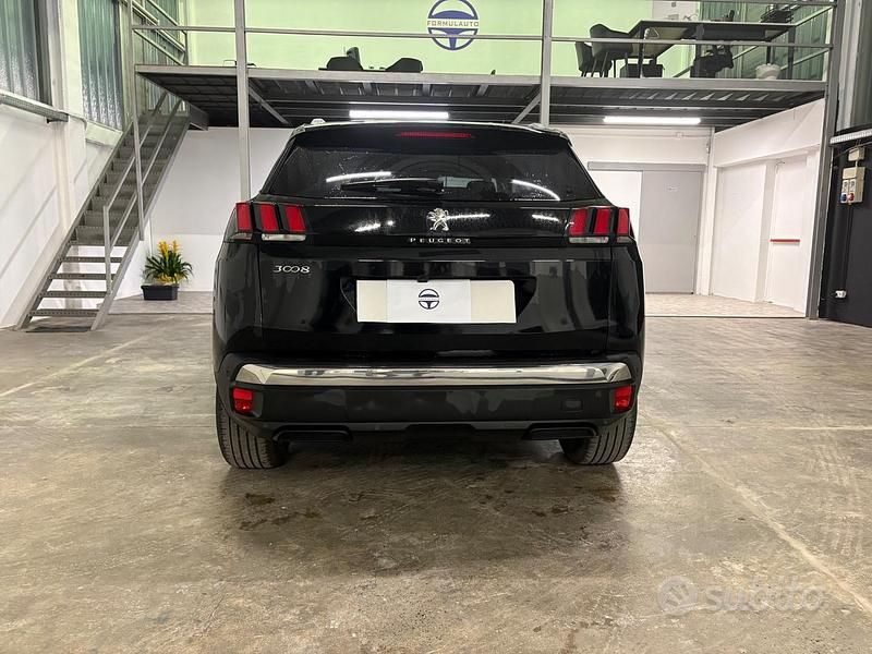 Usata Peugeot 3008 Allure 120 CV (88 kW) 2017 Nero SUV