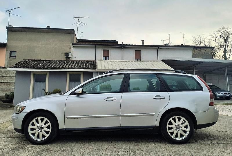 Usata Volvo V50 136 CV (100 kW) 2006 Argento Station wagon