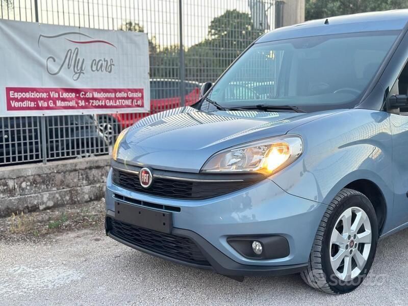 Blu Usata 2015 Fiat Doblò Lounge Monovolume | 12.450 € (Buon prezzo) - Immagine 1/4