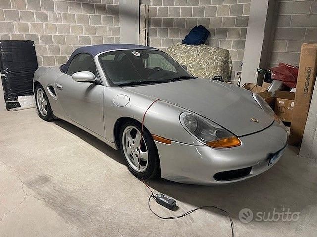 Usata Porsche 986 Boxster 204 CV (150 kW) 2001 Grigio Cabrio