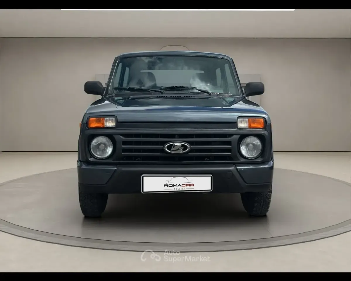 Usata Lada niva 83 CV (61 kW) 2018 Bianco SUV