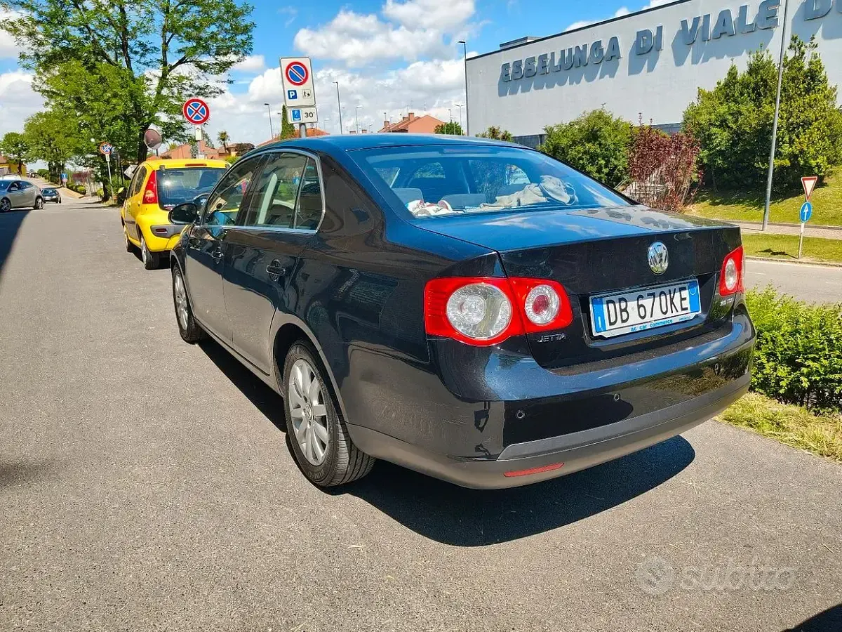 Usata VW Jetta 140 CV (102 kW) 2006 Nero Berlina