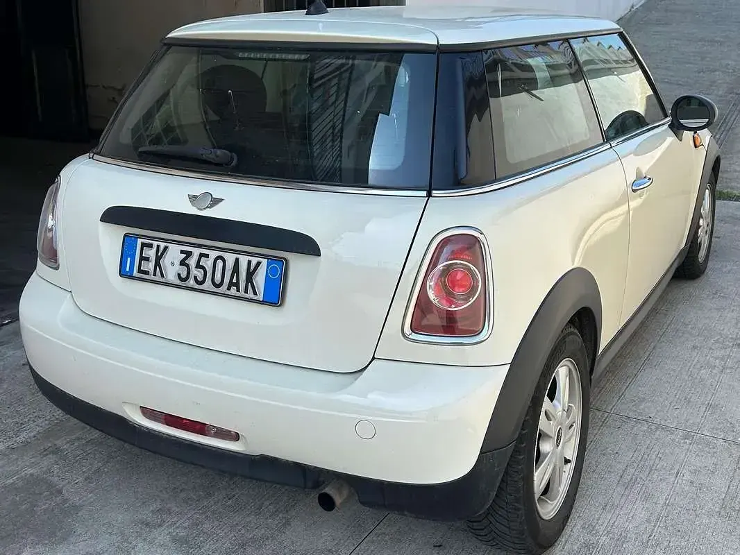 Usata Mini ONE 75 CV (55 kW) 2011 Utilitaria