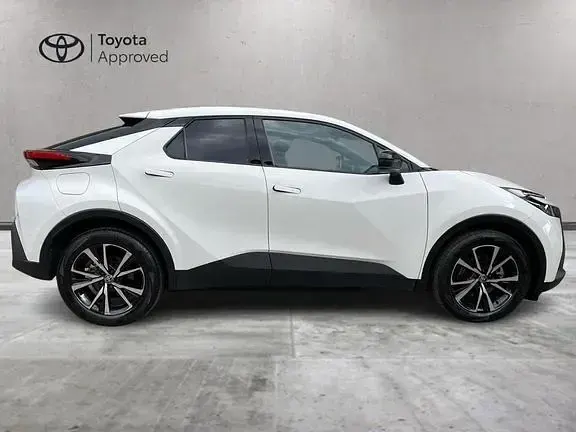 Usata Toyota C-HR Eco 2024 Super white SUV