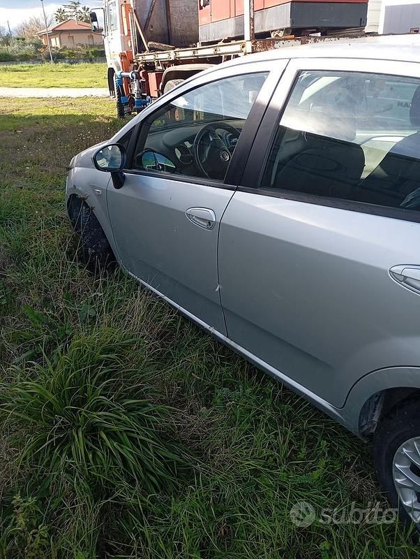 Usata Fiat Punto Evo 75 CV (55 kW) 2012 Grigio Utilitaria