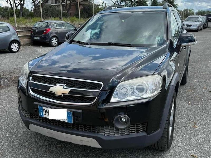 Nero Usata 2008 Chevrolet Captiva LT SUV | 6000 € (Molto cara) - Immagine 1/4