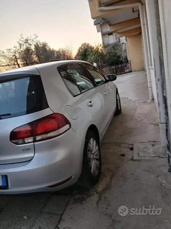 Usata VW Golf VI 105 CV (77 kW) 2011 Grigio Utilitaria