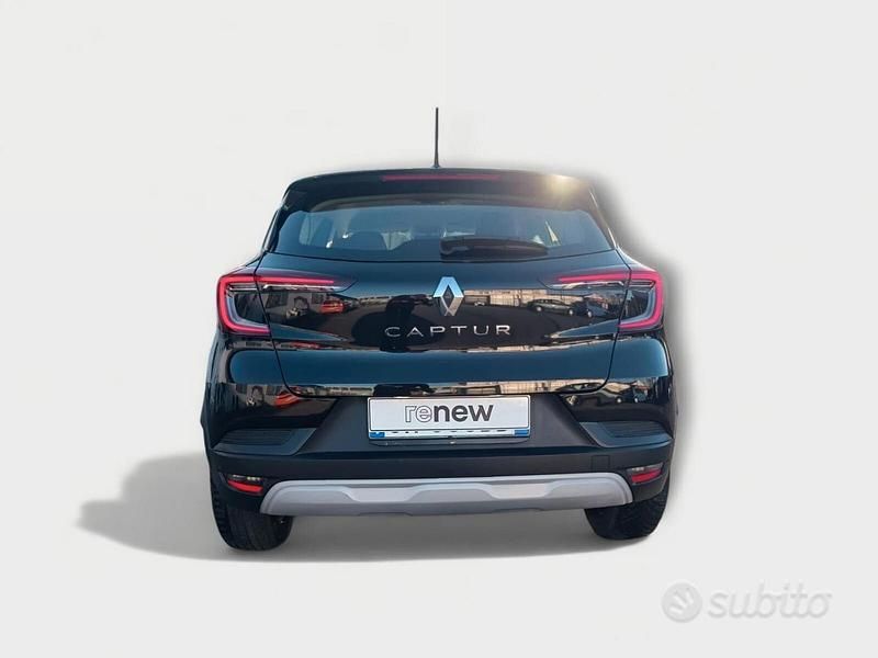 Usata Renault Captur Equilibre 101 CV (74 kW) 2022 Nero SUV