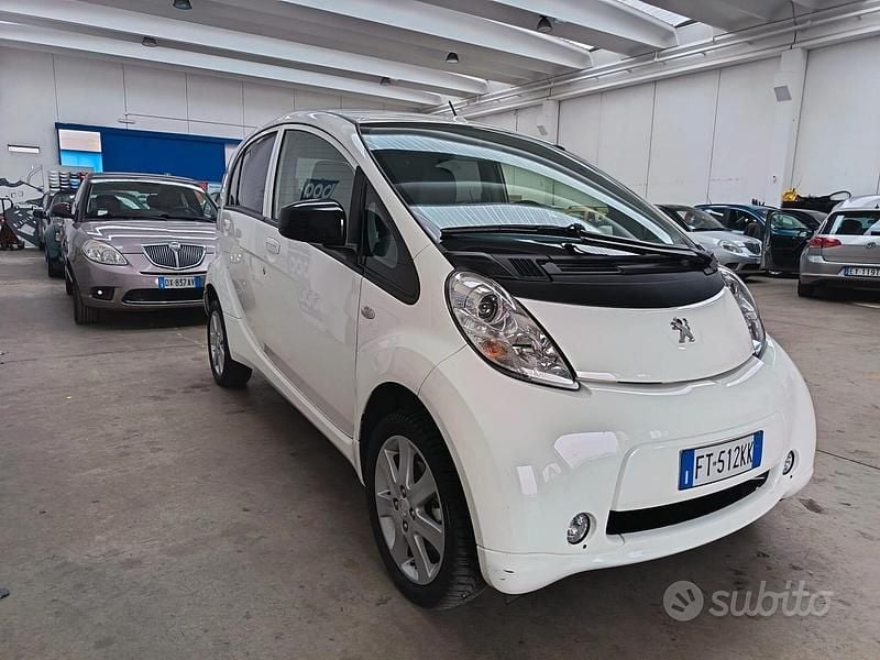 Usata Peugeot iON Active 35 kW (48 CV) 2018 Bianco Utilitaria
