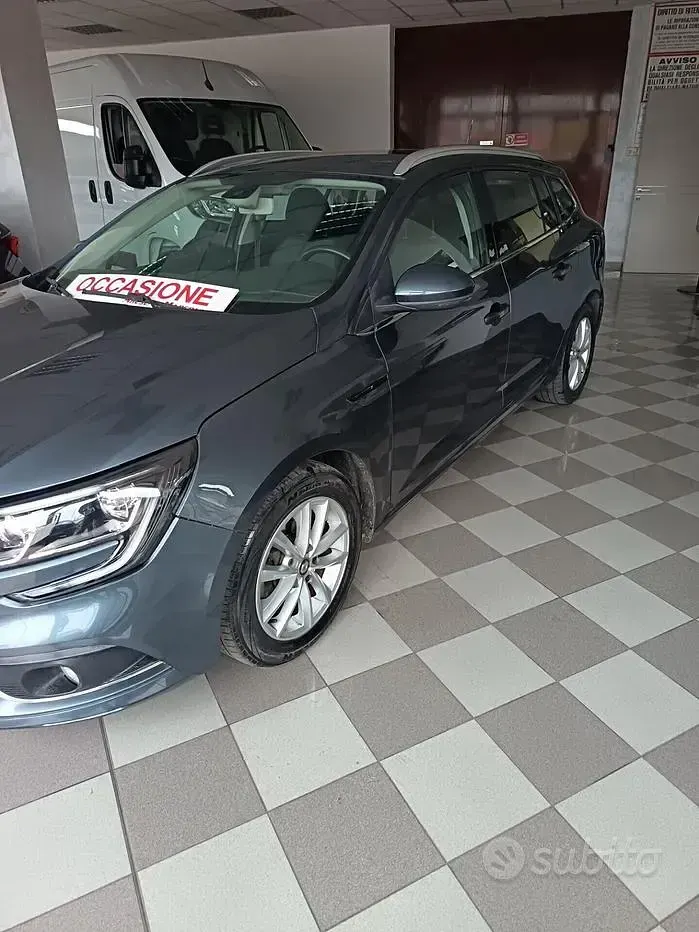 Usata Renault Mégane GrandTour 110 CV (80 kW) 2018 Bluazzurro Station wagon