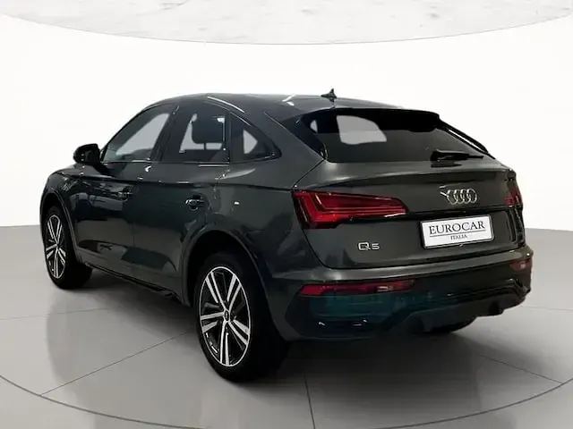 Usata Audi Q5 Sportback S-Line 204 CV (150 kW) 2024 Grigio daytona perlato SUV