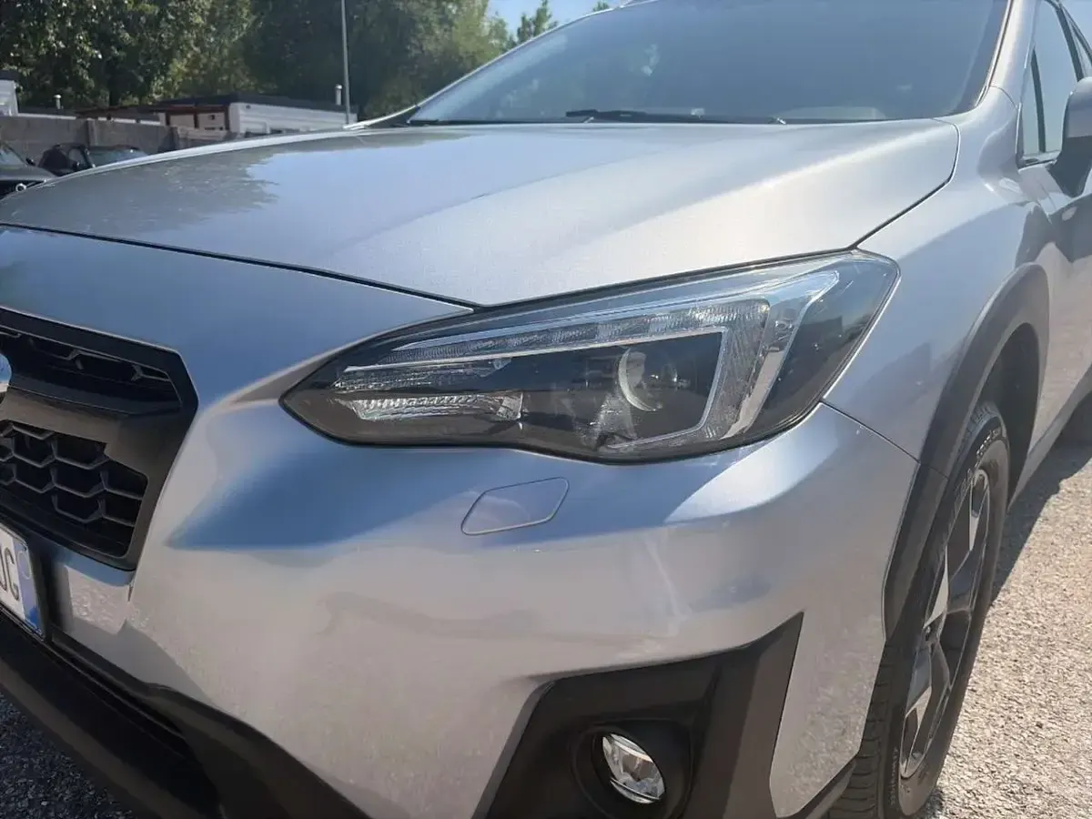 Usata Subaru XV Style 114 CV (83 kW) 2019 Argento SUV
