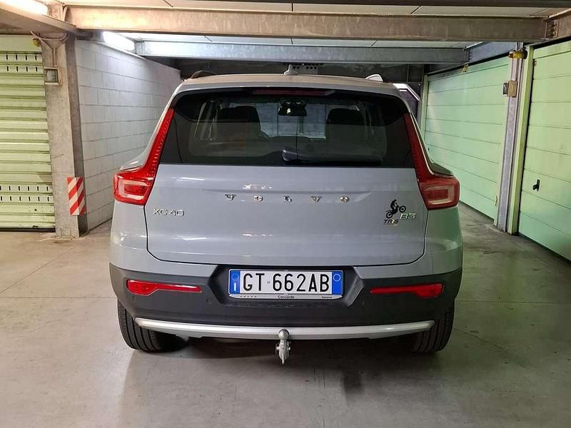 Usata Volvo XC40 163 CV (119 kW) 2024 Grigio SUV
