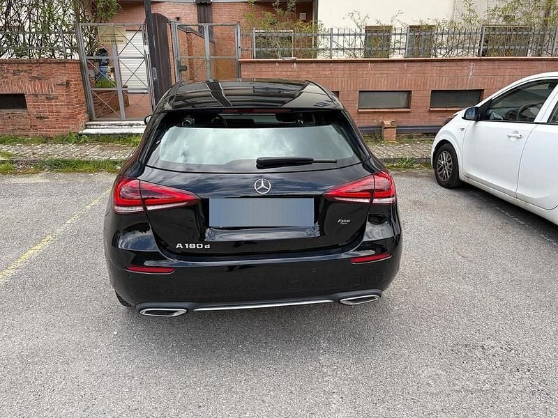 Usata Mercedes A180 116 CV (85 kW) 2021 Nero Berlina