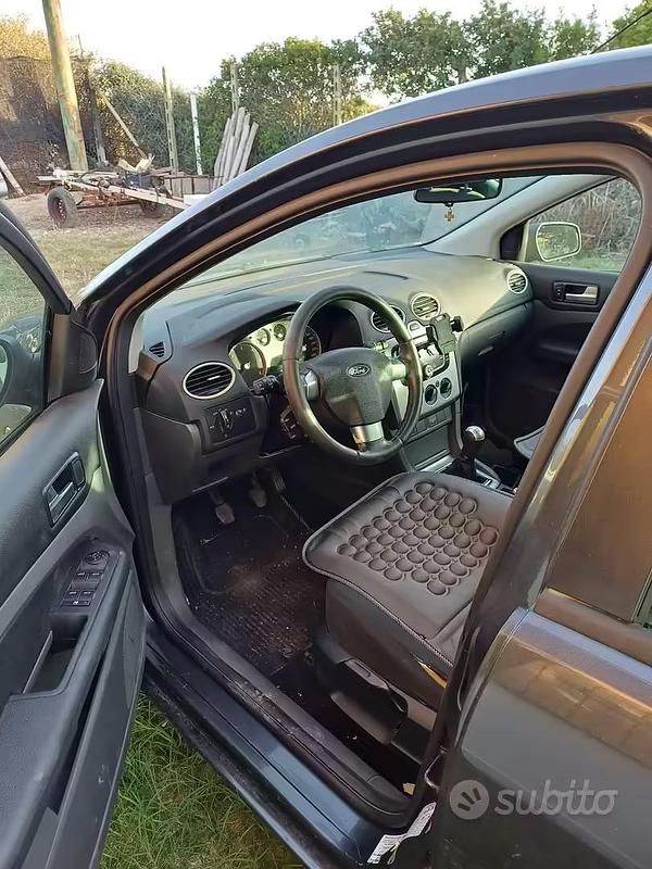 Usata Ford Focus 90 CV (66 kW) 2007 Berlina