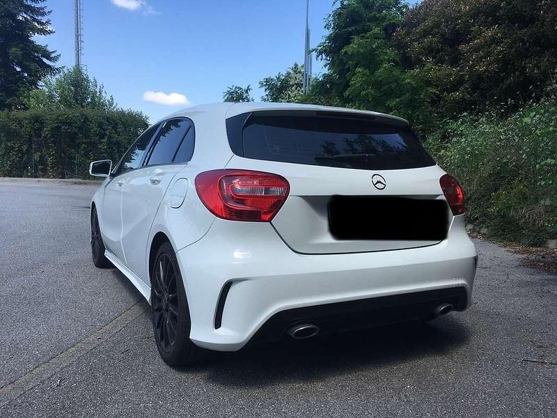 Usata Mercedes A180 Premium 109 CV (80 kW) 2014 Berlina