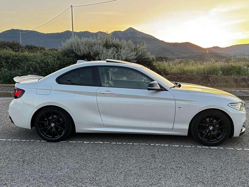 Begagnad BMW 225 M Sport 224 HK (164 kW) 2015 Vit Sportkupé