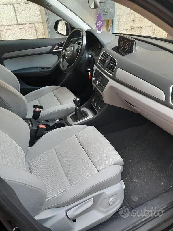 Usata Audi Q3 Comfort 140 CV (102 kW) 2012 Nero SUV